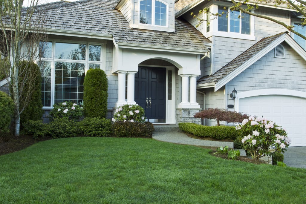 Make an Impression With Front Yard Landscaping in Ann Arbor