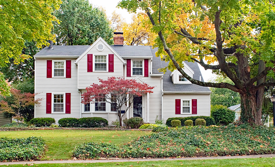 Maximizing Your Home’s Curb Appeal With Autumn Landscape Maintenance Post Thumbnail